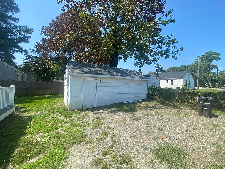 702 Grove St — Photo 16
