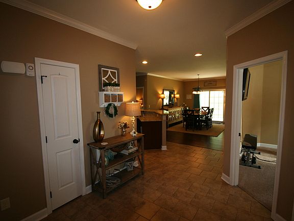 3rd image of 321 Devonshire Ave