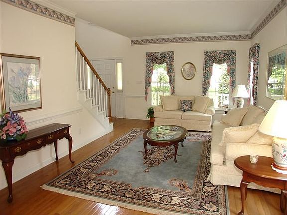 9 ft ceilings, extra tall windows and crown moldings 