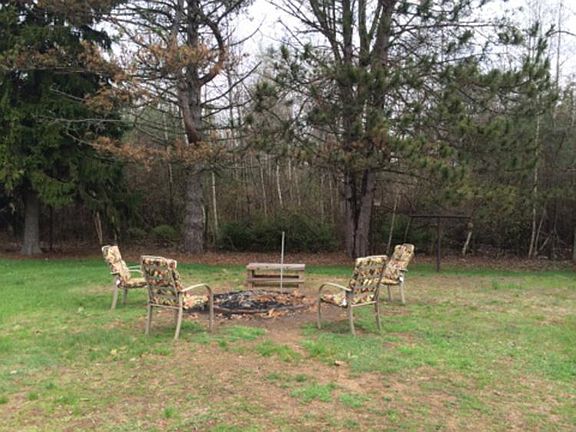 4th image of 42 Hoover Dr