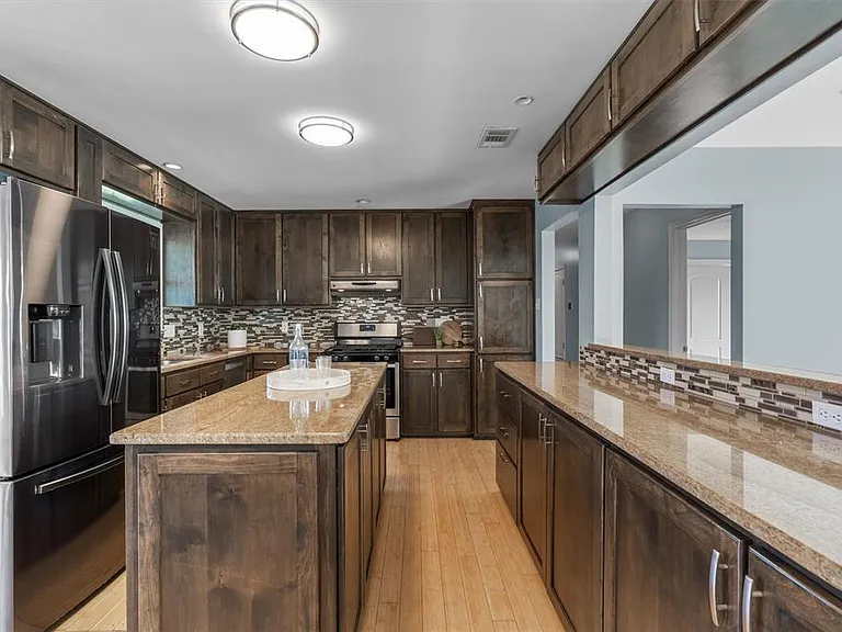 808 Salem Ln — Photo 10