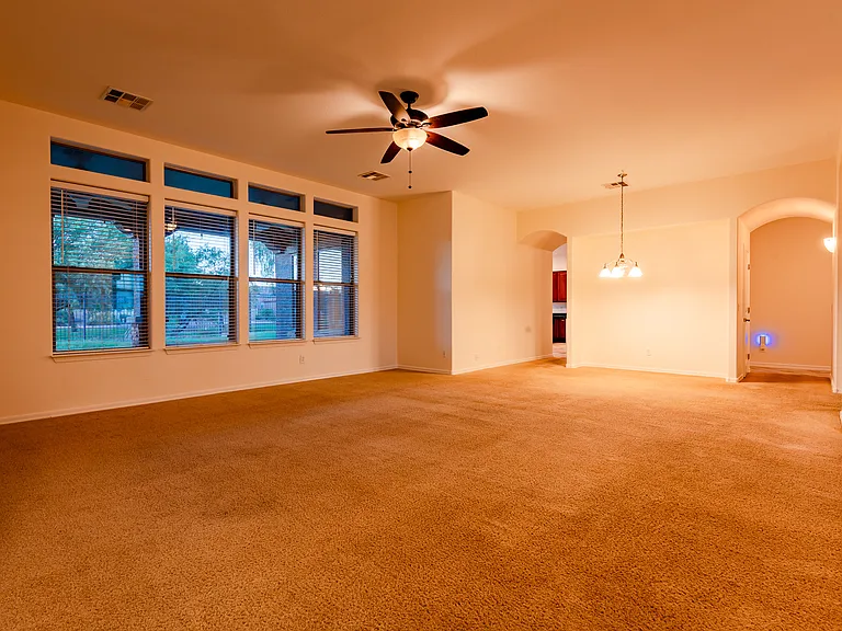 562 E Janet Way — Photo 12