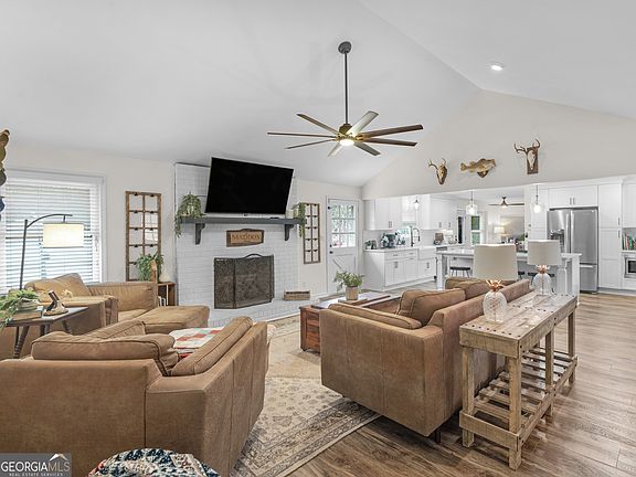 3rd image of 1681 Campground Rd