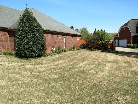 2nd image of 2709 Persimmon Pl SE