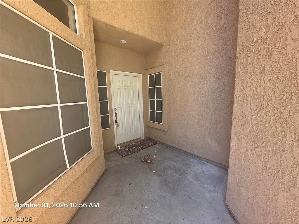 3 bed, 2.5 bath, 2012 sqft, $2,320 — Photo 3