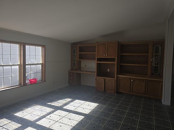 2nd image of 206 W 1st Ave