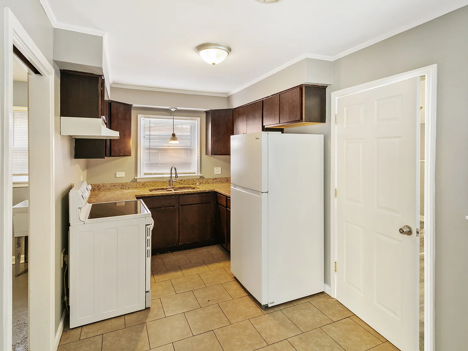 3 bed, 1535 sqft, $2,195 — Photo 4