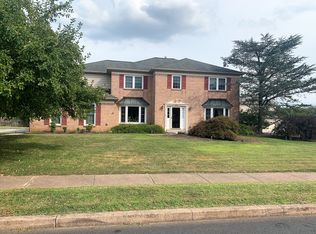 000 Carriage Ln, Blue Bell, PA 19422