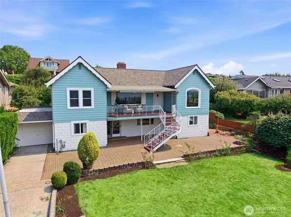 1209 S Sunset Drive, Tacoma, WA 98465