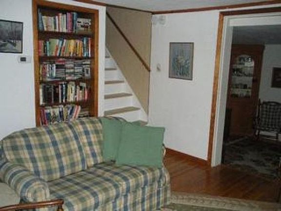 4th image of 54 Washington St