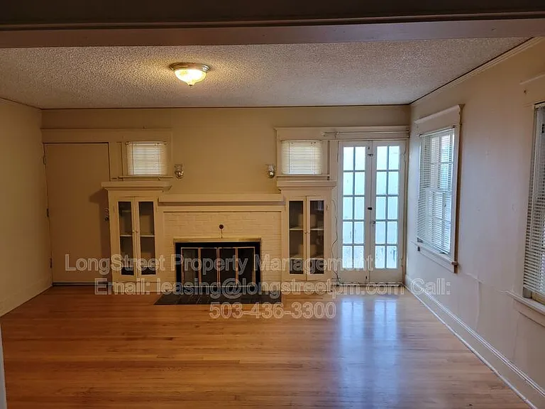 205 NW Kings Blvd #3 — Photo 3