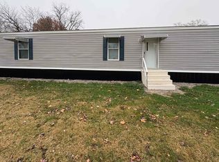 308 S Main St, Iuka, IL 62849