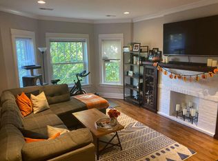3810 N Kenmore Ave #3S, Chicago, IL 60613