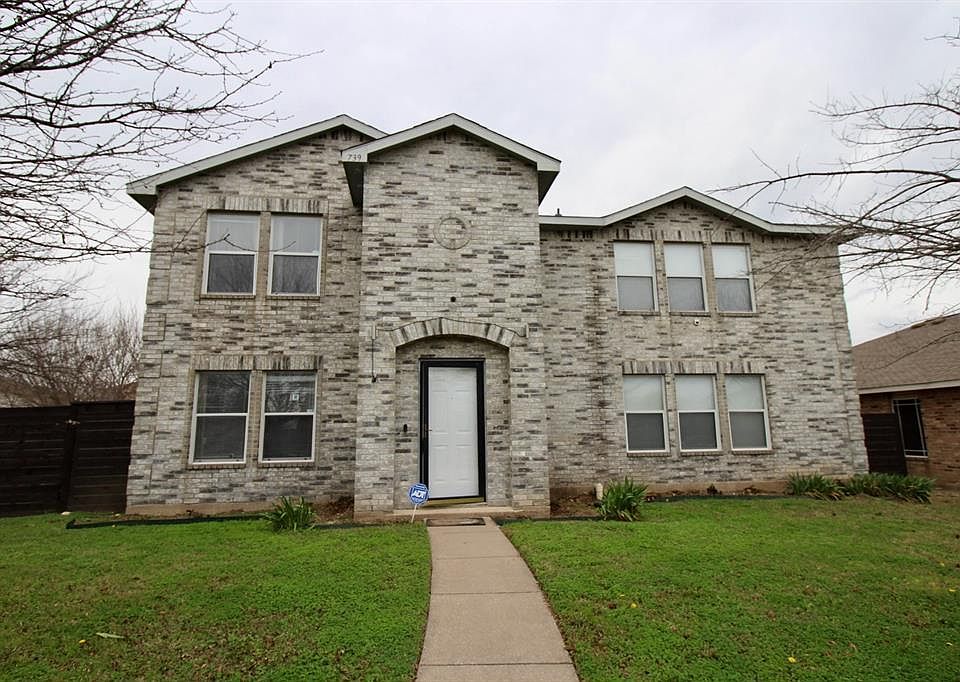 1st image of 739 Lowe Dr