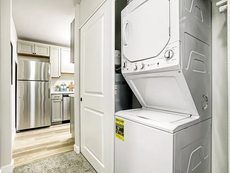 Beautifully Renovated 1 & 2 Bedroom Apartments in Lynnwood! — Photo 72