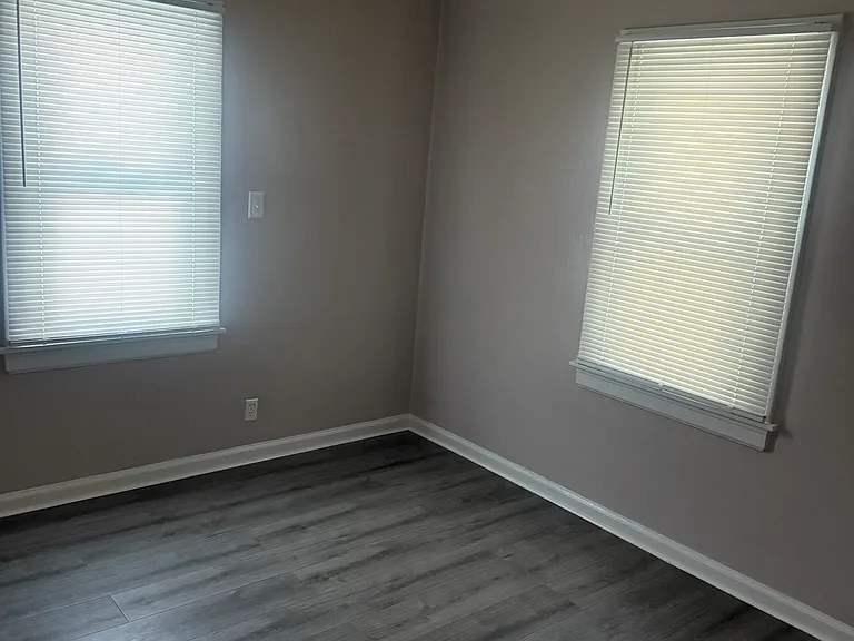 2240 W 9th St — Photo 20
