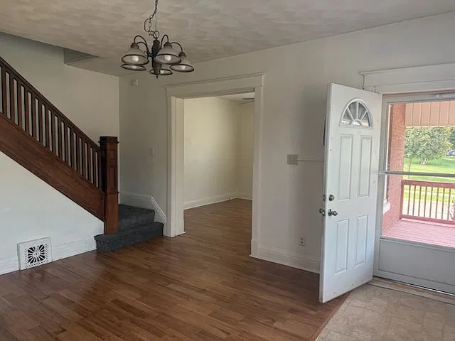 60 E Ash St — Photo 3