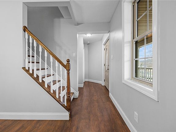 4th image of 308 N 2nd St #2