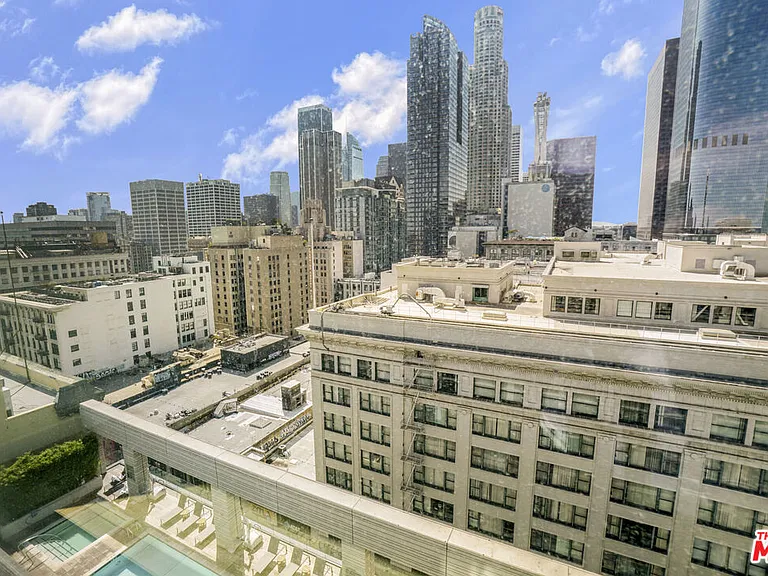 400 S Broadway Ave #1608 — Photo 33