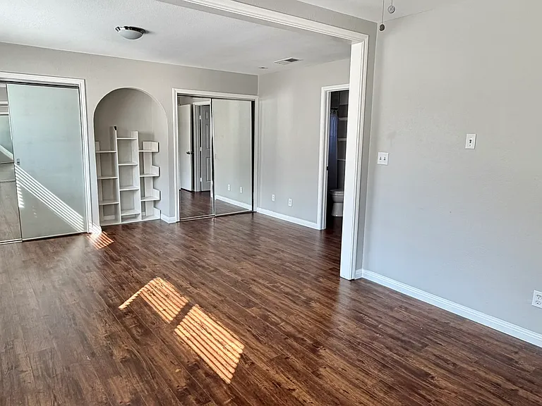 1803 Redbud Cir — Photo 12