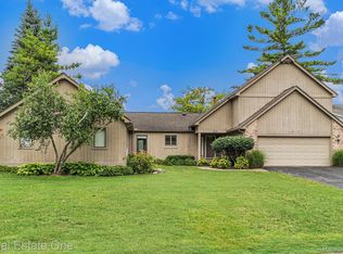 1617 Shankin Dr, Walled Lake, MI