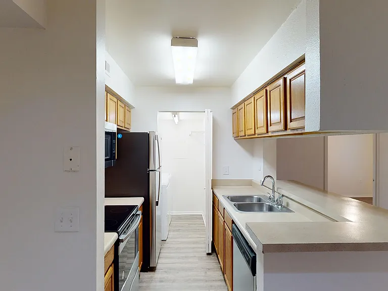 Lakewood Place — Photo 82