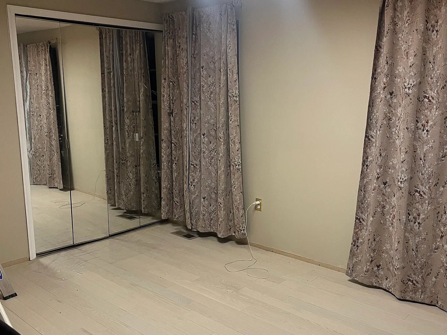 3 bed, 1160 sqft, $2,800 — Photo 3