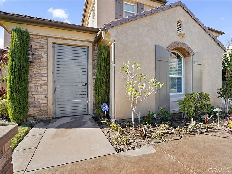 4291 White Hawk — Photo 1