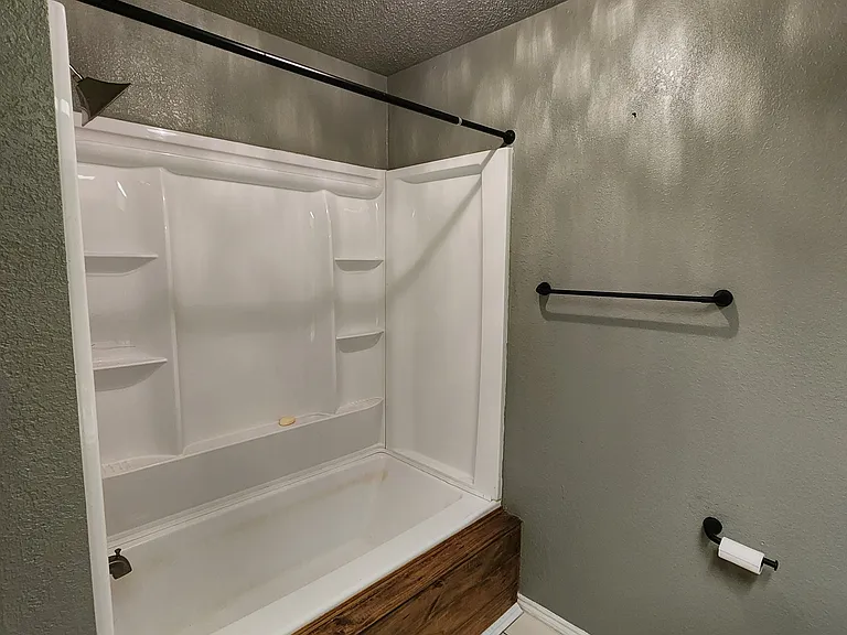 1922 Pheasant Dr — Photo 13