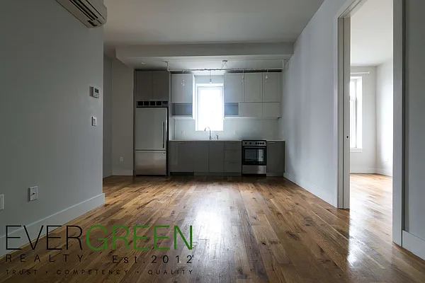 Rented by Evergreen Apartments BK | media 14