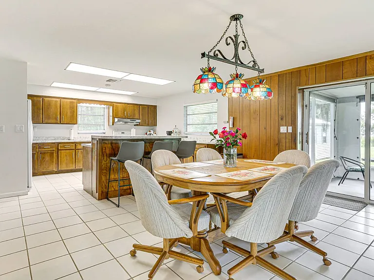 19 Windy Point Rd — Photo 12