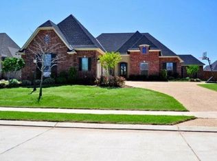 207 Piccadilly Ln, Bossier City, LA 71111