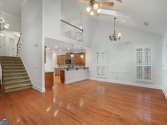 5th image of 3405 Regent Pl SW