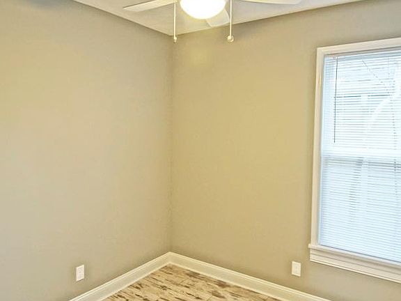 5th image of 2485 Tremont Ave APT 3
