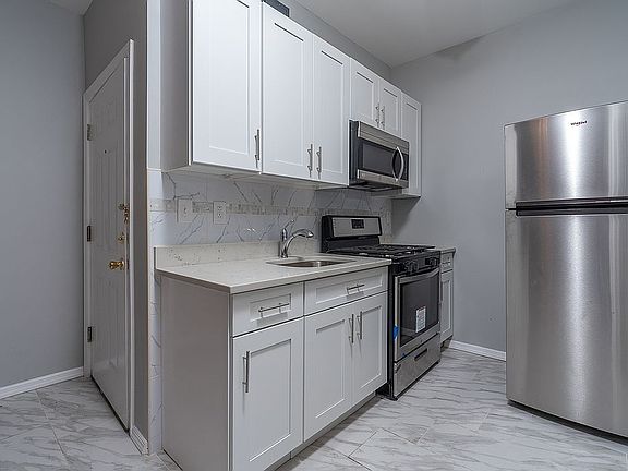 4th image of 51 66th St APT 1