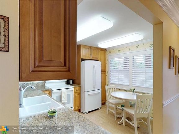 2nd image of 4302 Martinique Cir APT C2