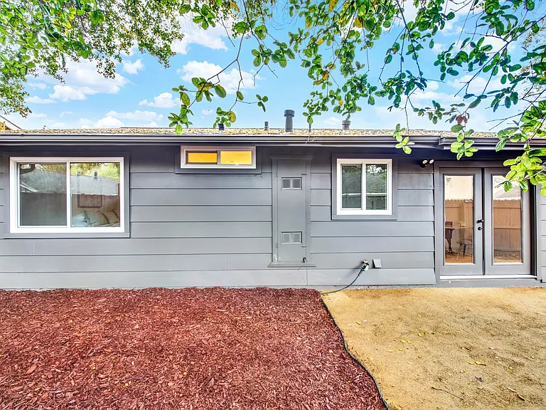 6610 Oak Leaf Ct — Photo 11