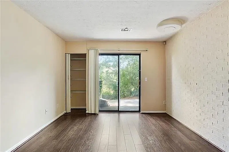 2 bed, 2.0 bath, 1026 sqft, $1,400 — Photo 3