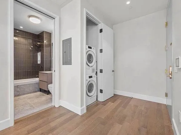 262 9th Street image 16 of 37