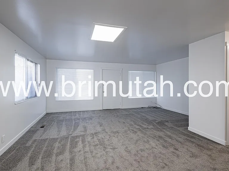 1877 E Osage Orange Ave #3 — Photo 5