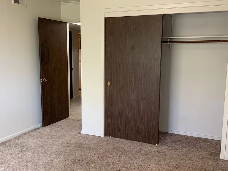 2025 NW Hickory Ln #7 — Photo 10