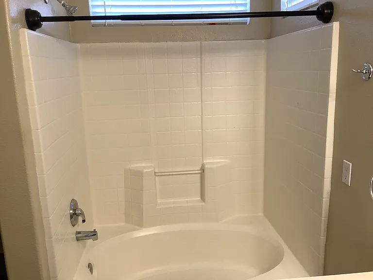 7623 Banyon Ave NW — Photo 11