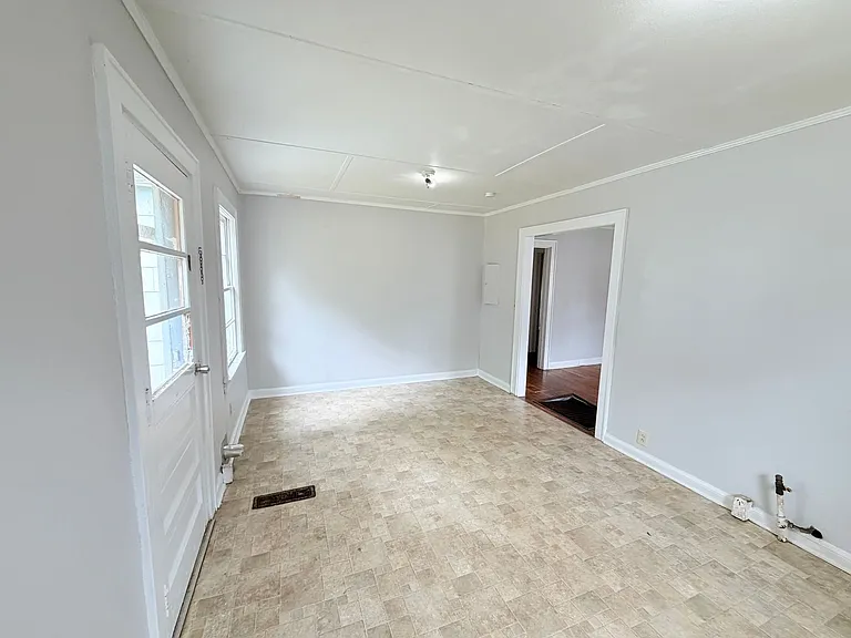 520 King St SE — Photo 9