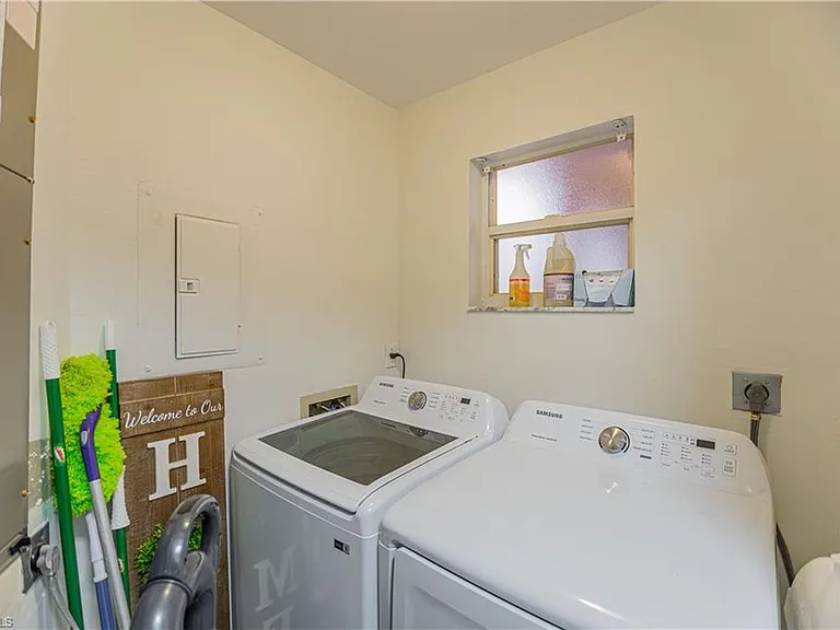 992 Woodshire Ln #D103 — Photo 11