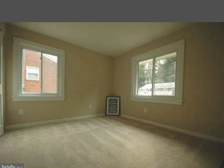 16003 Carroll Ave — Photo 1
