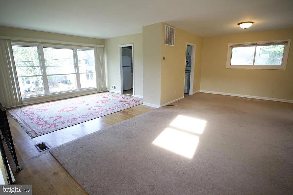 2 bed, 1.0 bath, 1161 sqft, $2,000 — Photo 3