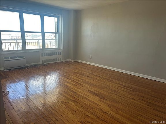5th image of 855 E Broadway #3F