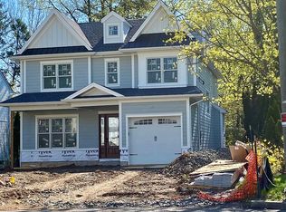 565 Barnett Pl, Ridgewood, NJ 07450