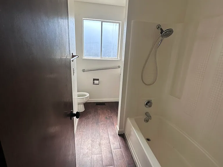 1833 Fern Ave — Photo 8