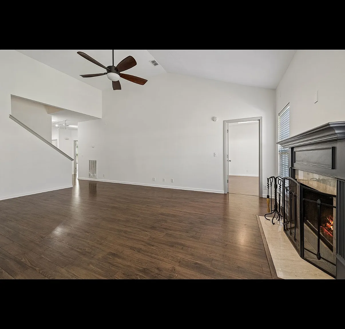 3 bed, 2090 sqft, $2,450 — Photo 4